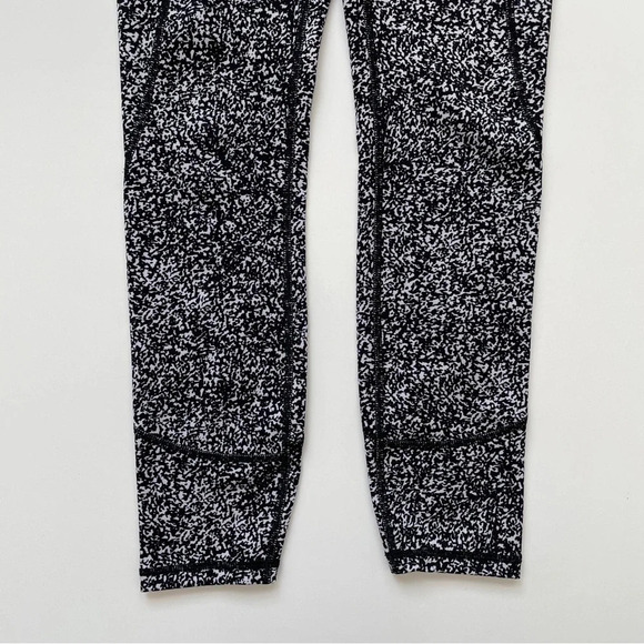 Lululemon In Movement Tight *Everlux in Diffuse Starlight Black Size 2 - Picture 12 of 14